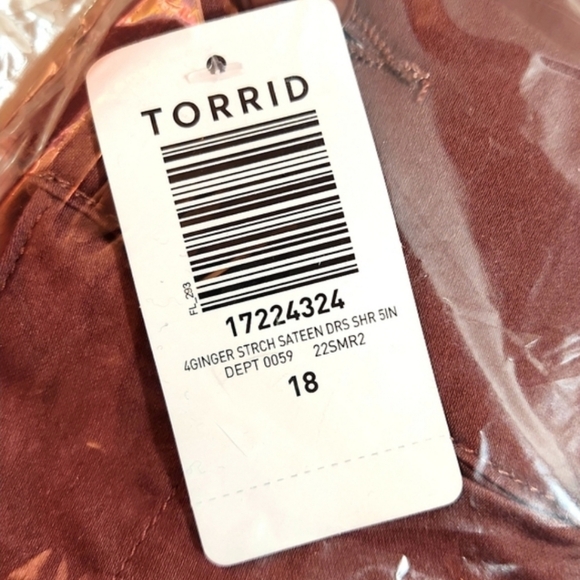❤NWT VINTAGE TORRID DRESSY SATEEN CUFFED MID-RISE SHORTS - DUSTY RED - PLUS SIZE - Picture 11 of 14